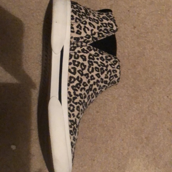 Sperry booties- slip on, canvas fabric, animal print - Picture 3 of 7